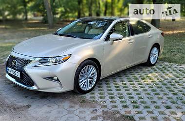 Седан Lexus ES 2014 в Киеве