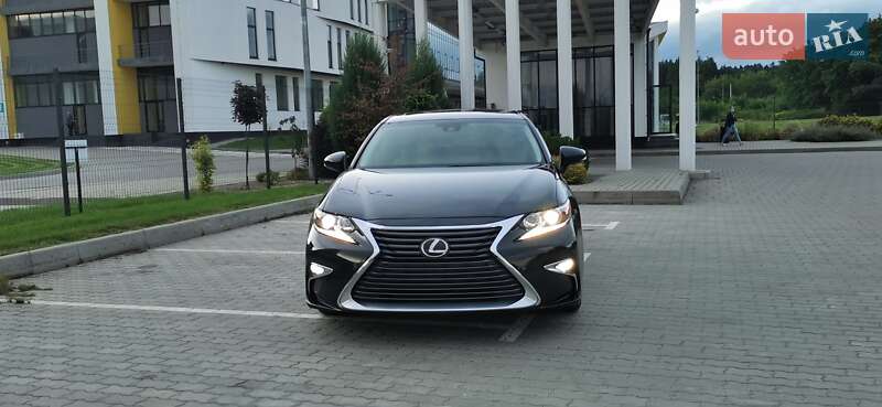 Седан Lexus ES 2017 в Хмельницком