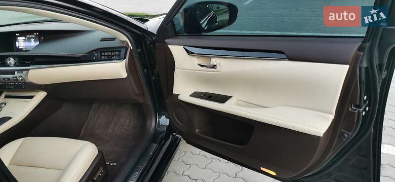 Седан Lexus ES 2017 в Хмельницькому