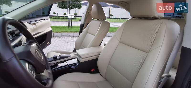 Седан Lexus ES 2017 в Хмельницькому
