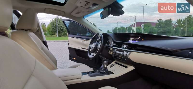 Седан Lexus ES 2017 в Хмельницькому