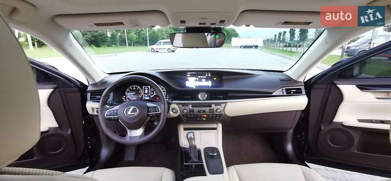 Седан Lexus ES 2017 в Хмельницькому