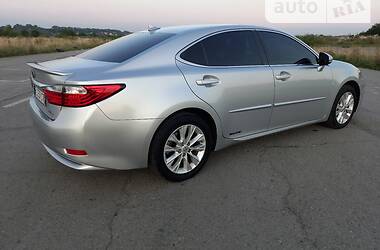 Седан Lexus ES 2013 в Тернополе