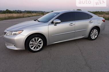 Седан Lexus ES 2013 в Тернополе