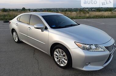 Седан Lexus ES 2013 в Тернополе