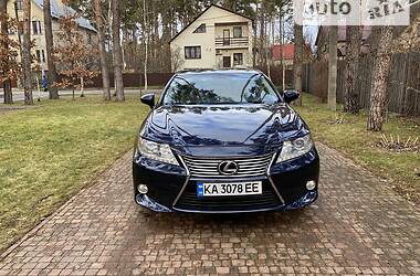 Седан Lexus ES 2015 в Киеве