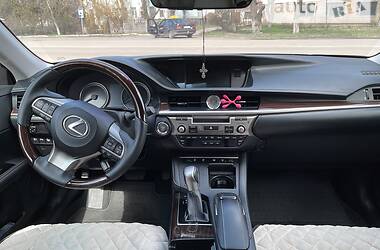 Седан Lexus ES 2016 в Геническе
