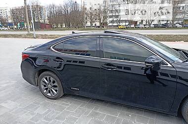 Седан Lexus ES 2013 в Черкасах