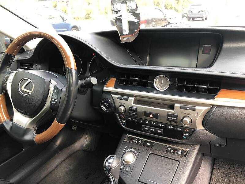 Седан Lexus ES 2012 в Одесі
