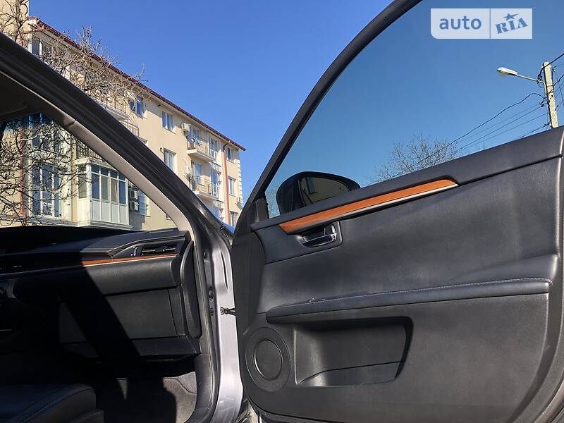 Седан Lexus ES 2012 в Одесі