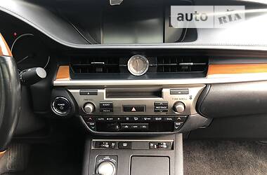 Седан Lexus ES 2012 в Одесі