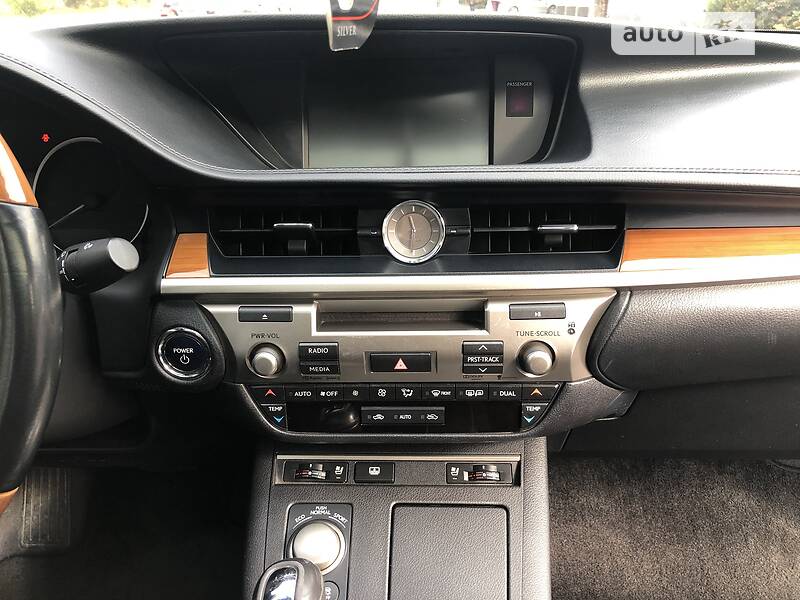 Седан Lexus ES 2012 в Одесі