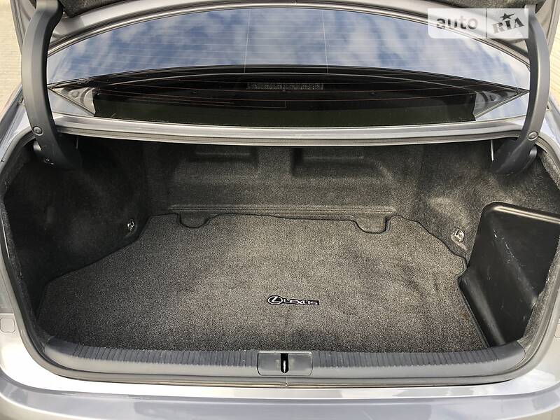 Седан Lexus ES 2012 в Одесі