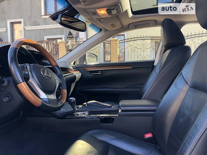 Седан Lexus ES 2012 в Одесі