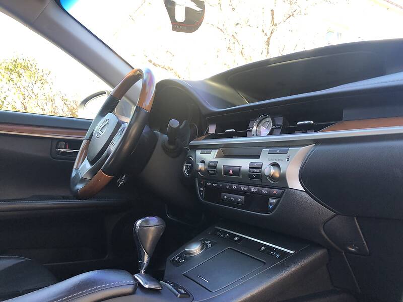Седан Lexus ES 2012 в Одесі