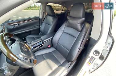 Седан Lexus ES 2014 в Києві