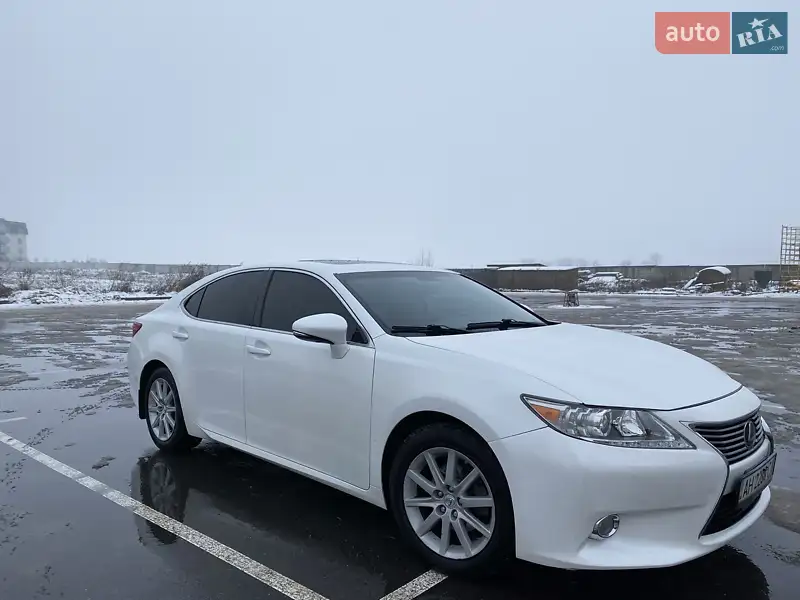 Lexus ES