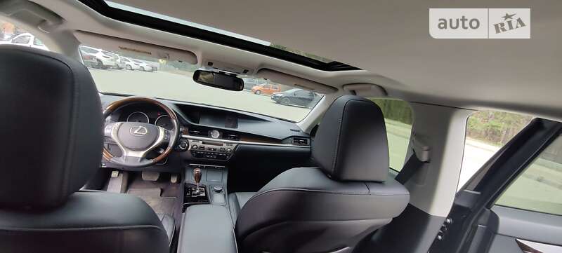 Седан Lexus ES 2014 в Києві