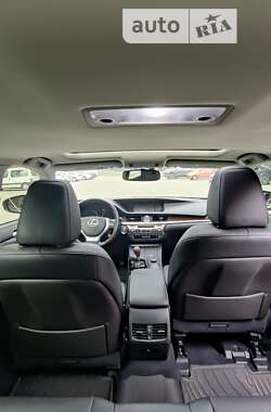 Седан Lexus ES 2014 в 