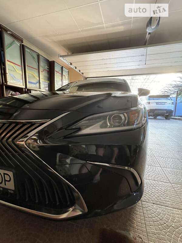 Седан Lexus ES 2019 в Києві