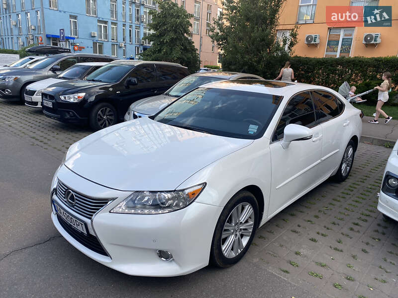Седан Lexus ES 2014 в Киеве фото Седан Lexus ES 2014 в Киеве