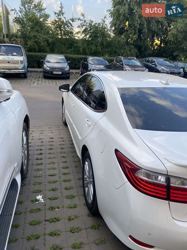 Седан Lexus ES 2014 в Киеве фото 4 Седан Lexus ES 2014 в Киеве