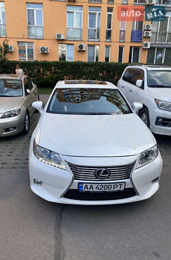 Седан Lexus ES 2014 в Киеве