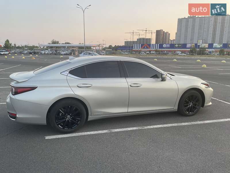 Седан Lexus ES 2019 в Киеве фото 11 Седан Lexus ES 2019 в Киеве