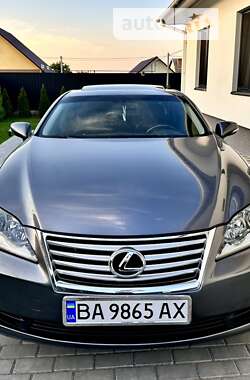Седан Lexus ES 2012 в Кропивницком