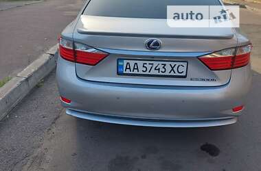 Седан Lexus ES 2014 в 