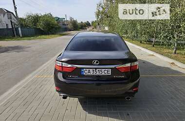 Седан Lexus ES 2013 в Борисполі