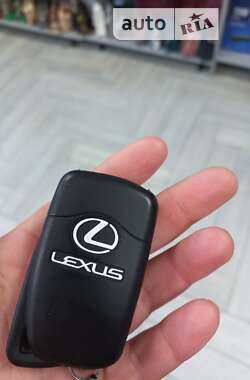 Седан Lexus ES 2015 в Окнах