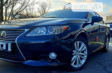 Седан Lexus ES 2013 в Києві