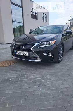 Седан Lexus ES 2018 в Ровно