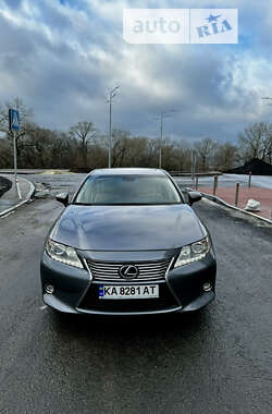 Седан Lexus ES 2014 в Киеве