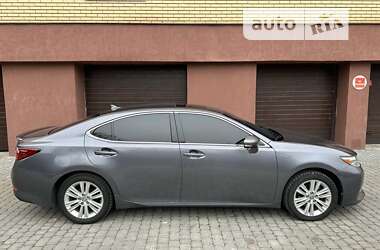 Седан Lexus ES 2013 в Виннице