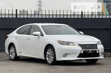 Седан Lexus ES 2014 в Киеве