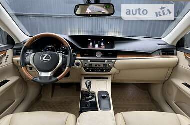 Седан Lexus ES 2014 в Киеве