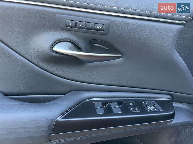 Седан Lexus ES 2018 в Одессе