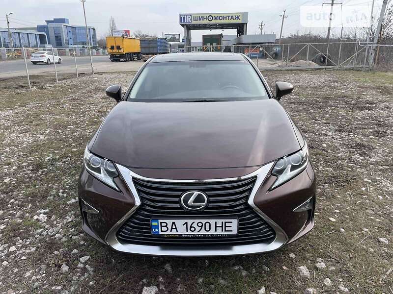 Седан Lexus ES 2017 в Кропивницком