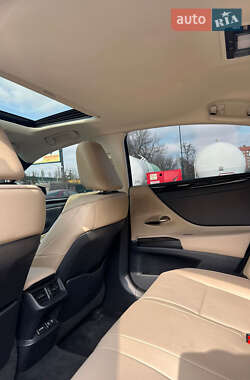 Седан Lexus ES 2019 в 
