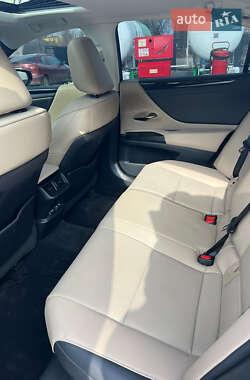 Седан Lexus ES 2019 в 