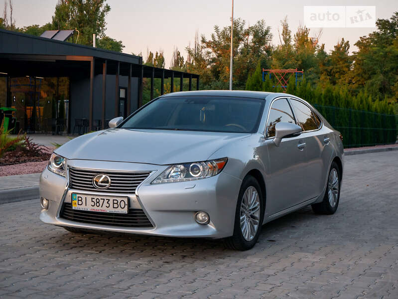 Седан Lexus ES 2012 в Кременчуге