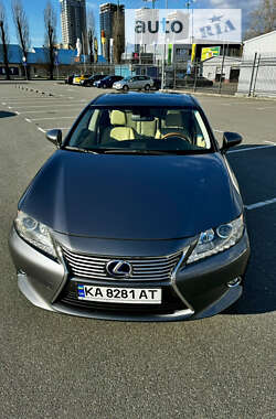 Седан Lexus ES 2014 в Киеве