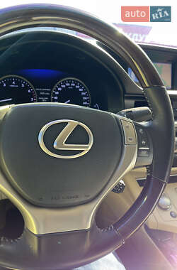 Седан Lexus ES 2013 в Кропивницком