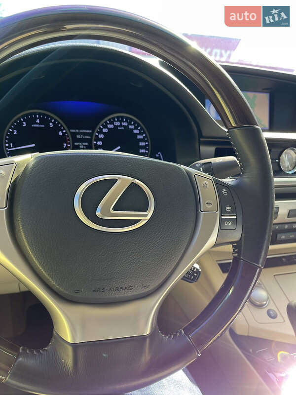 Седан Lexus ES 2013 в Кропивницькому