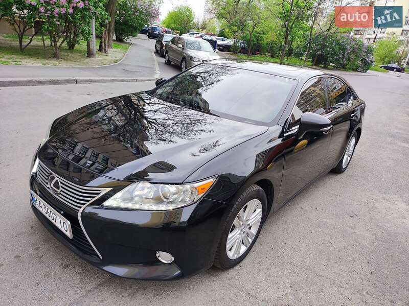 Седан Lexus ES 2012 в Києві