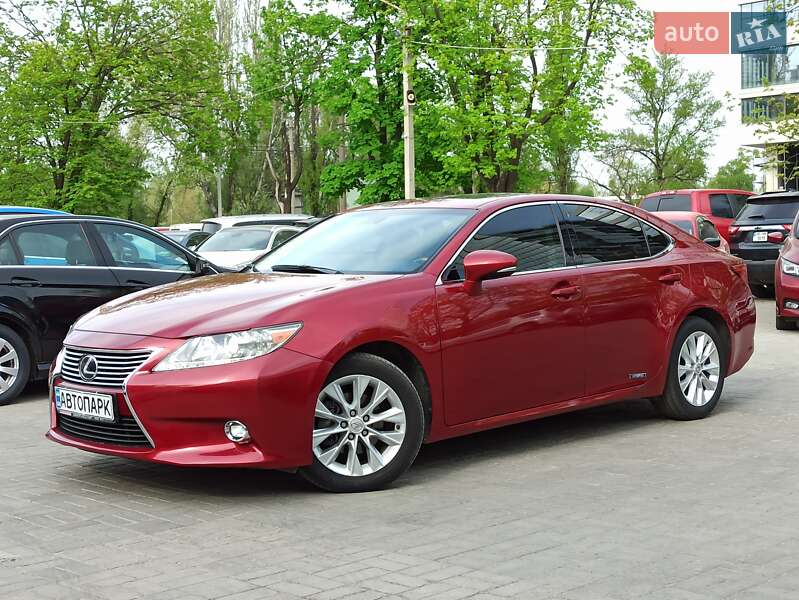 Седан Lexus ES 2015 в Днепре