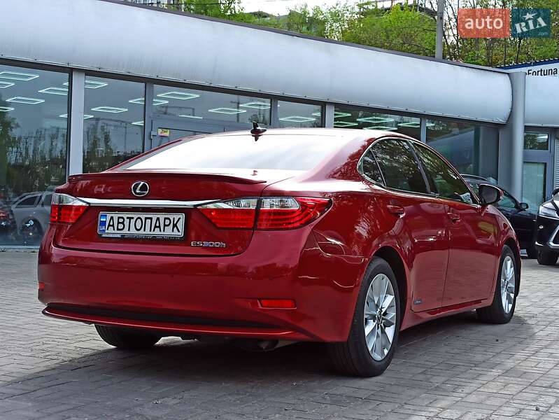 Седан Lexus ES 2015 в Днепре