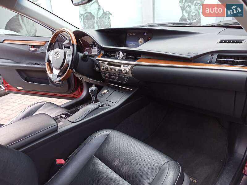 Седан Lexus ES 2015 в Днепре